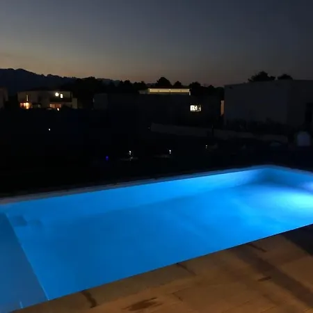 Neuve Avec Piscine * Lecci