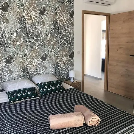 Neuve Avec Piscine Villa